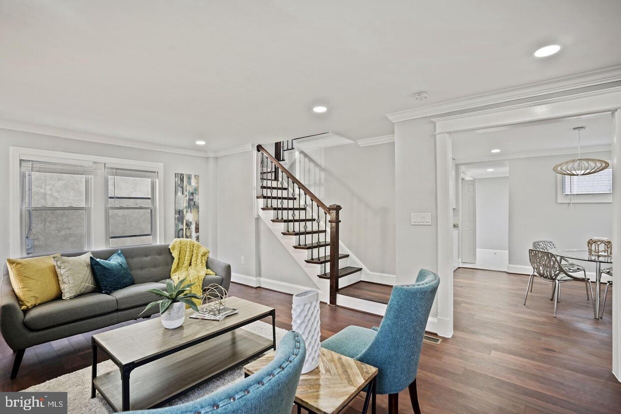 Primary Photo - 2651 Myrtle Ave NE