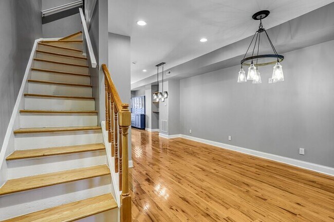 Building Photo - 124 16th St NE