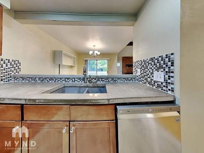 Foto del edificio - 2002 S Helena St