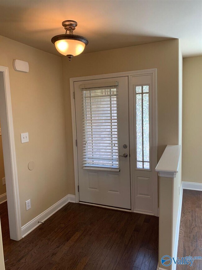 Foto del edificio - 717 River Landing Blvd SW