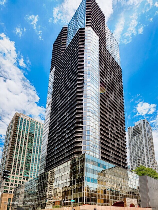 Foto principal - 10 E Ontario St