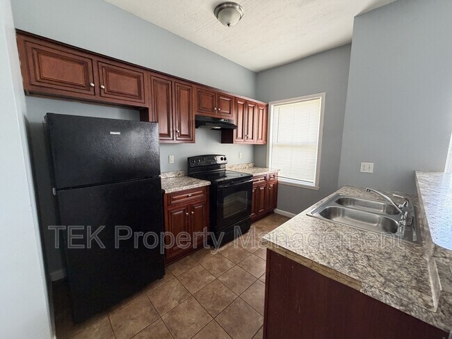 Foto del edificio - 751-757-757 W Main St