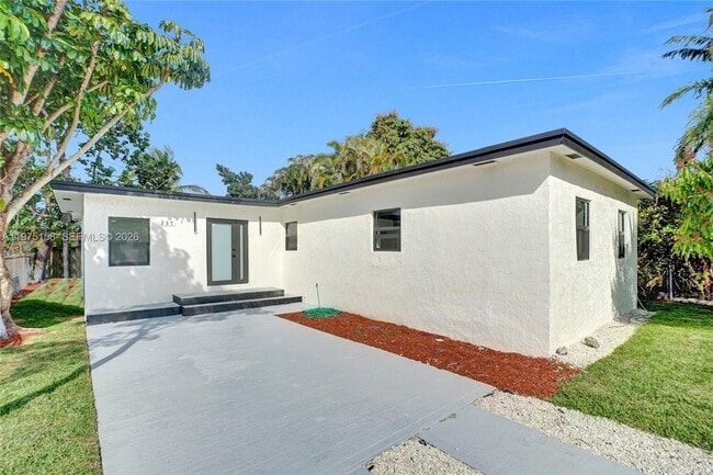 Building Photo - 237 NE 110th Terrace