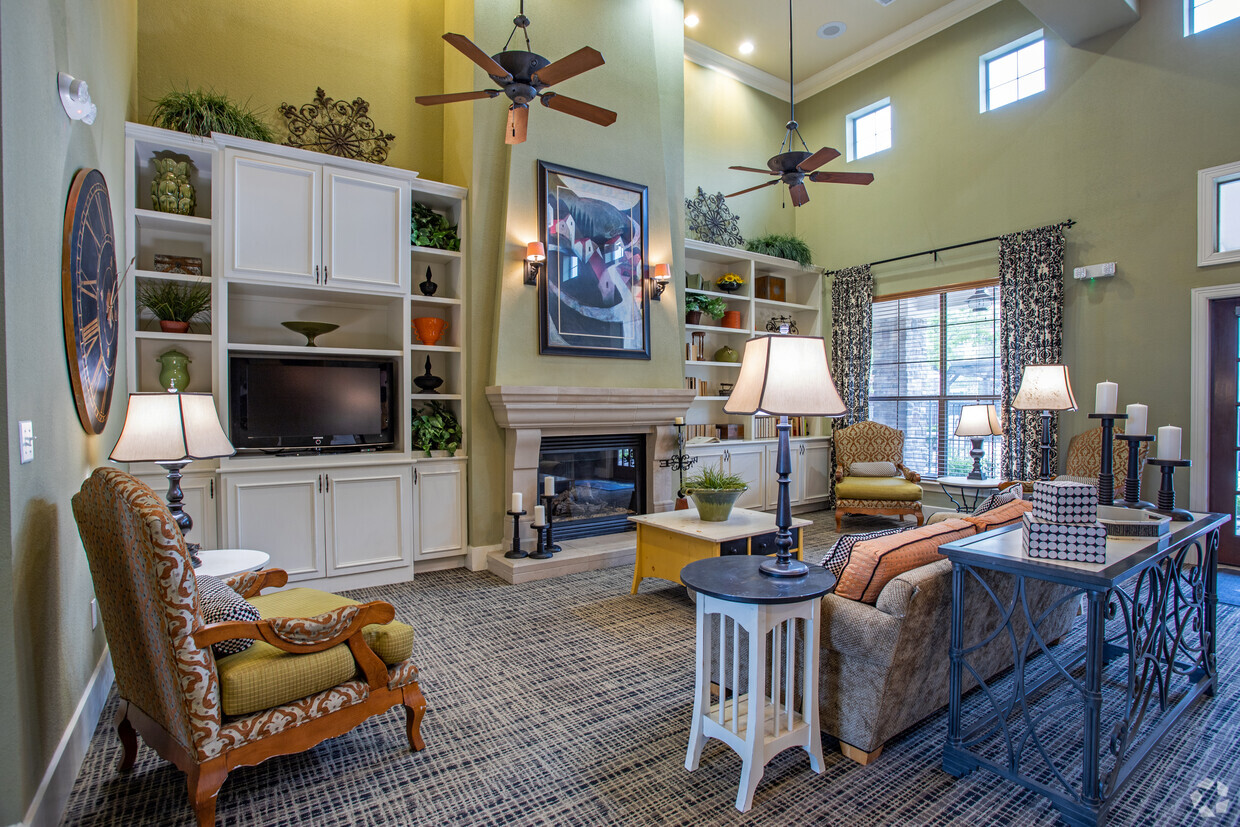 Foto principal - Cypress Creek at River Bend Apartment Homes