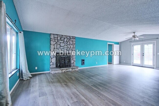 Foto del edificio - 3 Bed, 2 Bath Home Off SR 500 at NE 54th A...