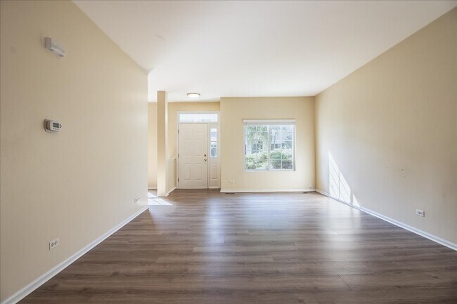 Foto del edificio - 2306 Reflections Dr