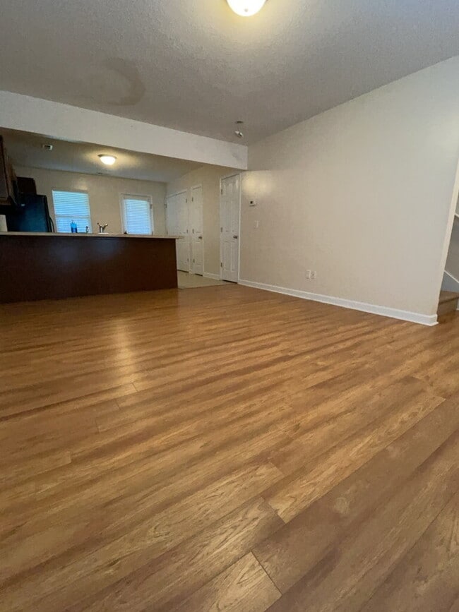 Building Photo - 202 Lanieve Ct