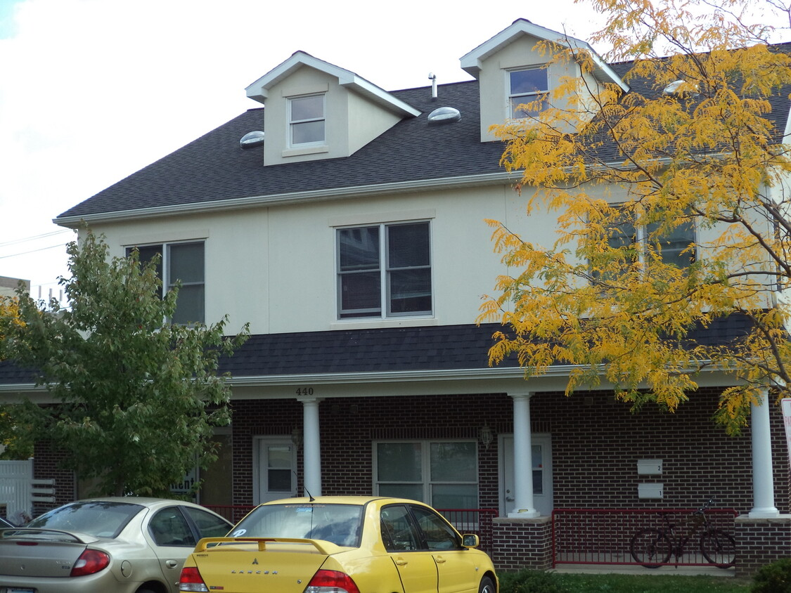 Primary Photo - 440 W College Ave