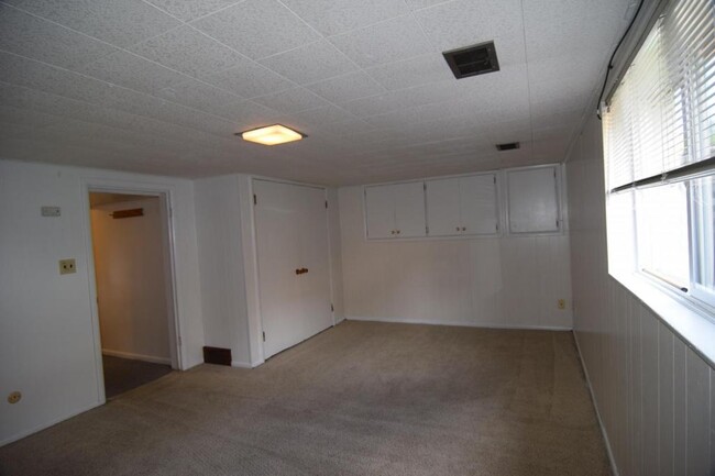 Building Photo - 36 East 200 South #3