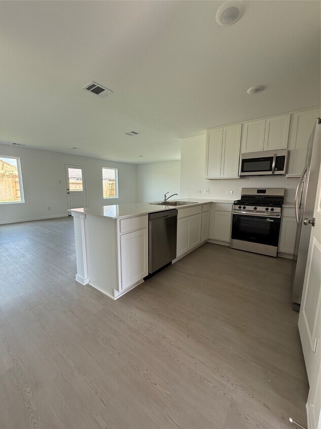 Building Photo - 3009 fantasy Terrace Dr