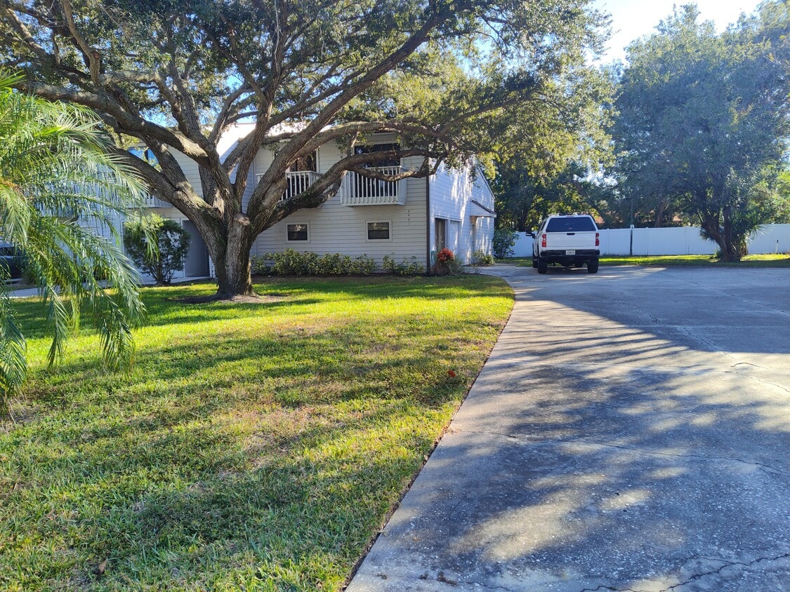 6334 92nd Pl N Unit 2401, Pinellas Park, FL 33782 Condo for Rent in