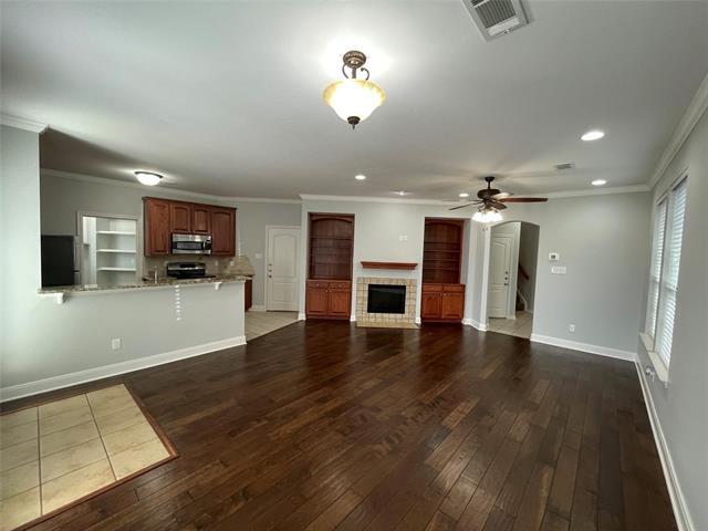 Foto del edificio - 4905 Ridglea Hills Ct