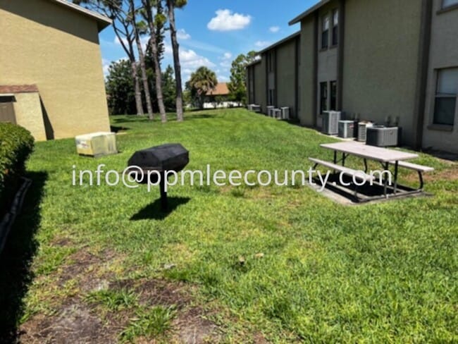 Foto del edificio - Convenient Location in North Fort Myers