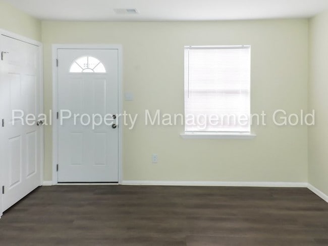 Foto del edificio - Renovated Pet Friendly Inner Townhouse