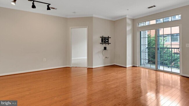 Building Photo - 2055 26th St S