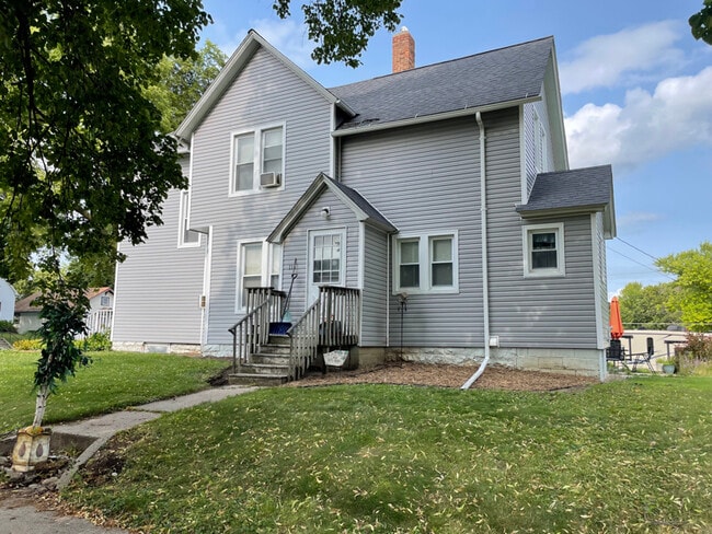 Building Photo - 114 N Orient St