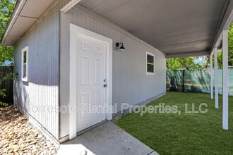 Building Photo - 3122 W César E Chávez Blvd