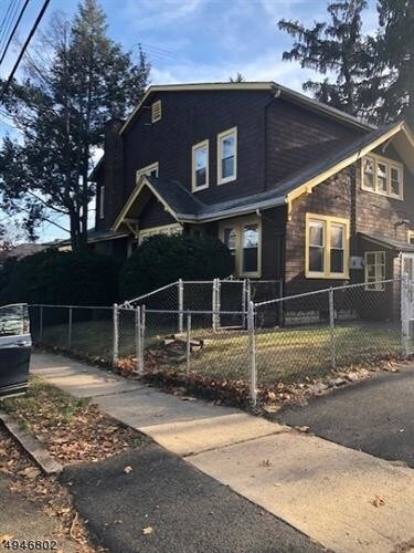 Foto principal - 659-661 Sanford Ave