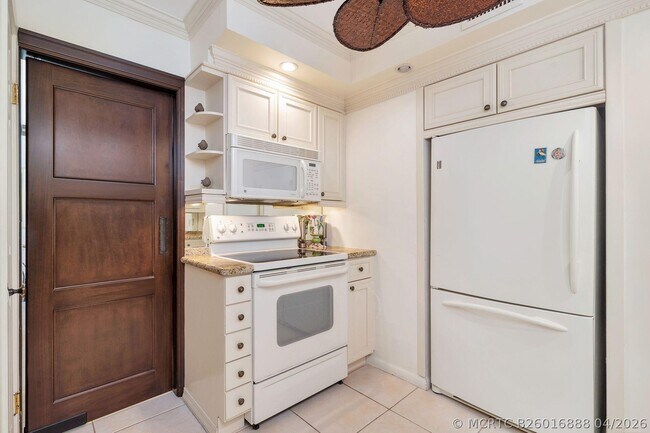 Foto del edificio - 170 N Ocean Blvd