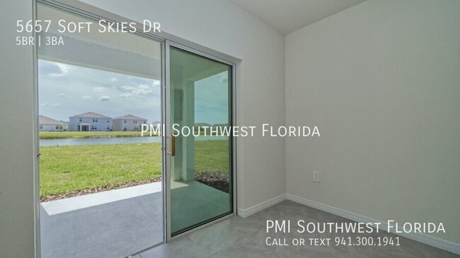Foto del edificio - 5657 Soft Skies Dr