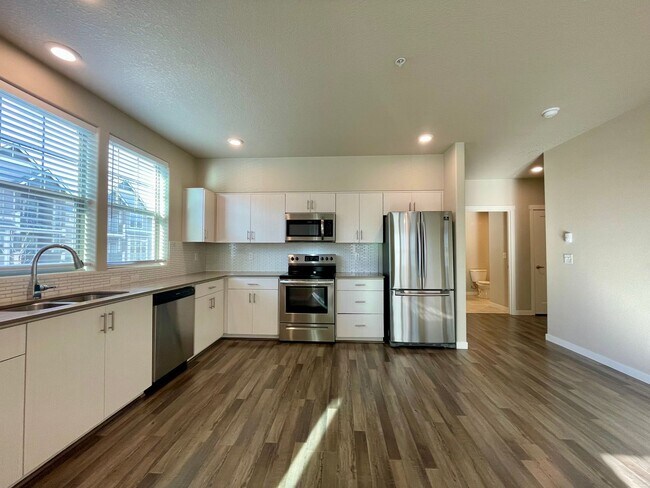 Foto del edificio - SW Beaverton 2 Bed 2 Bath Condo in River T...