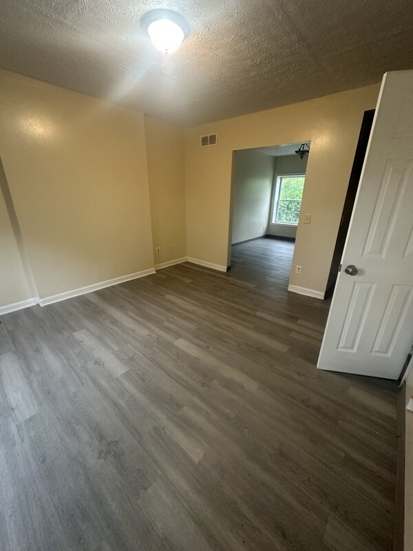 Foto del edificio - 1245 E 86th St