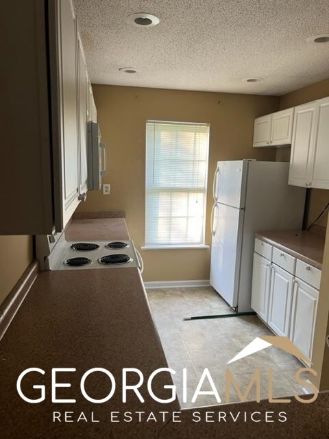 Building Photo - 1000 Lucy Ln