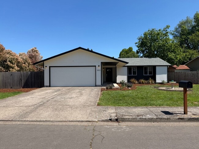 Updated 3 bedroom 2 bath home in a great neighborhood! - Updated 3 bedroom 2 bath home in a great neighborhood!