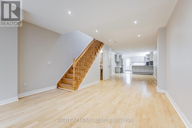 Building Photo - 96 Stafford St