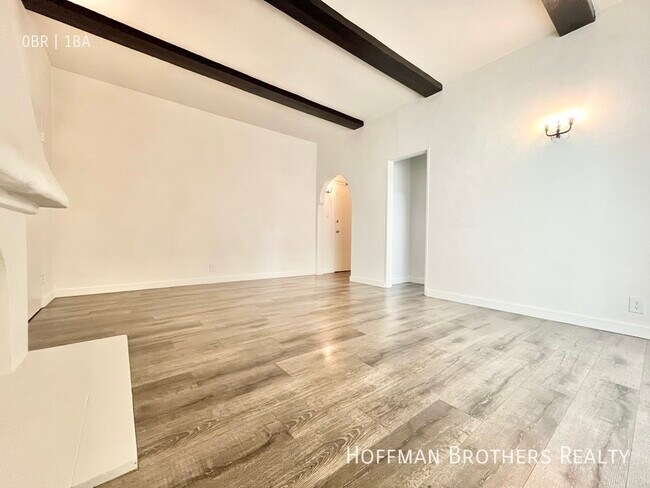 Foto del edificio - 1801 N Kingsley Dr