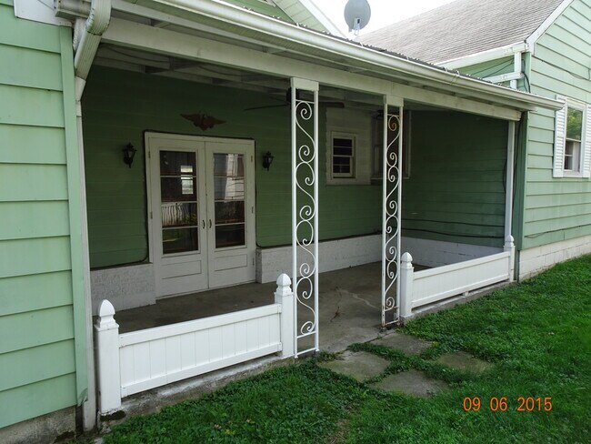 Foto del edificio - 270 S Seffner Ave