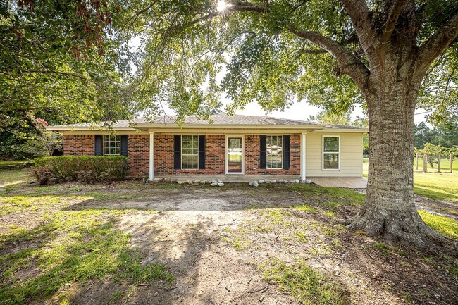 Foto del edificio - Move in ready 3 Bed 2 Bath Home in East Central School District!