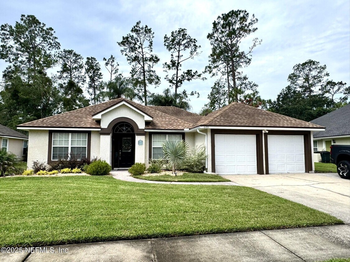 Primary Photo - 1672 Pinecrest Dr