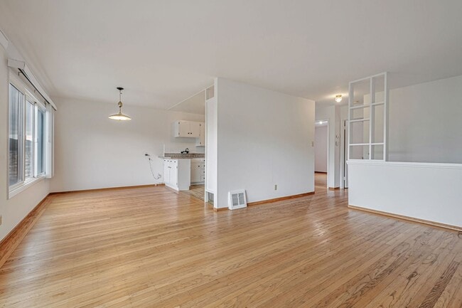 Building Photo - Charming Two-Bedroom Home in Miraloma Park...