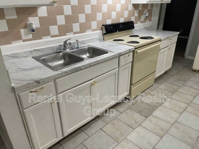 Photo - 1738 Wright Ave Apartment