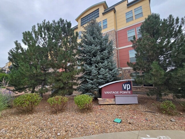 Immaculate Two Bedroom Condo With Large Patio For Rent At Vantage Point - Immaculate Two Bedroom Condo With Large Patio For Rent At Vantage Point
