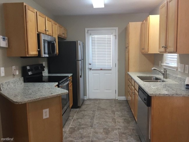 Building Photo - 1650 Sandersted Village Cir