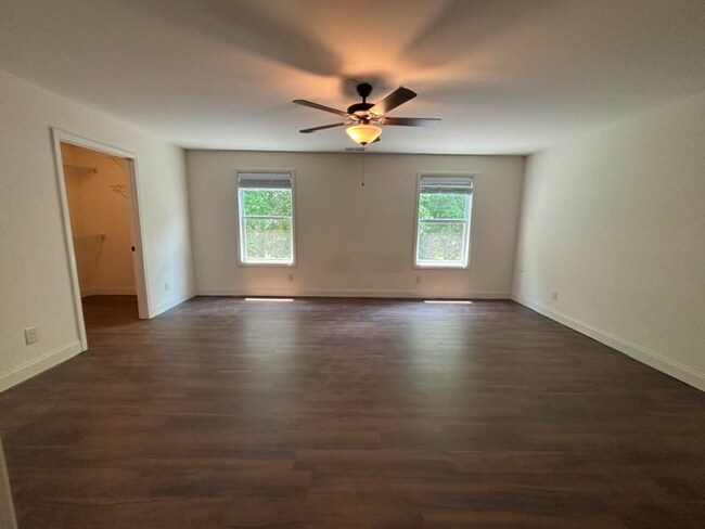 Foto del edificio - 4147 Lennox Wy
