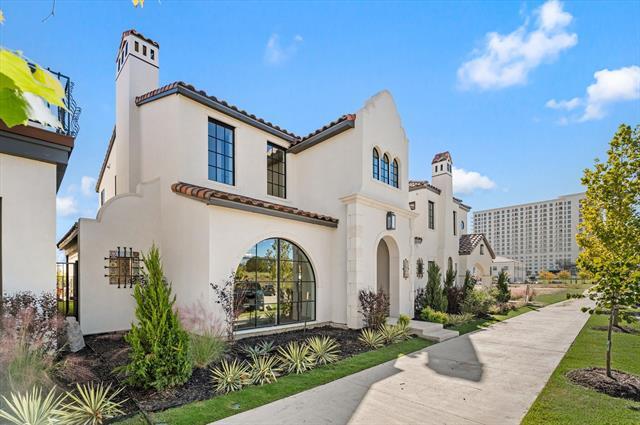 Building Photo - 2955 Sunset Blvd
