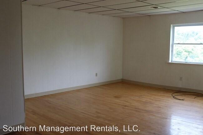 Foto del edificio - 2 br, 1 bath House - 100 School St Apt L