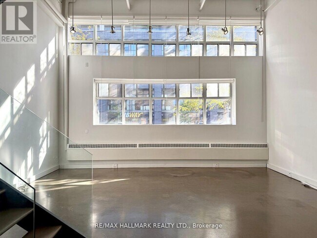 Photo du bâtiment - 1173 Dundas St E