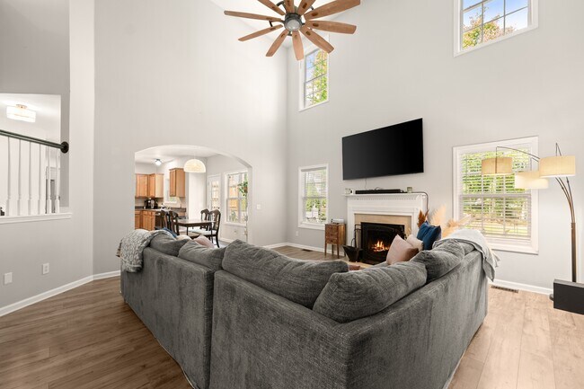Building Photo - 3947 Walnut Grove Way