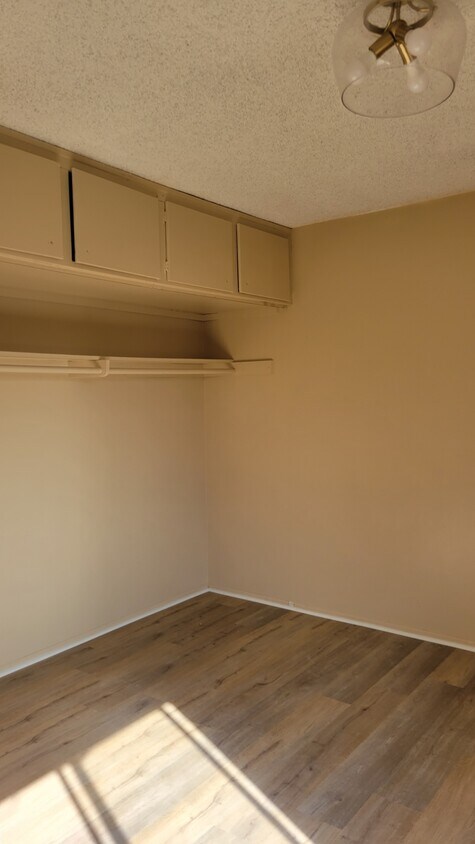 dormitorio - 6315 Templeton St