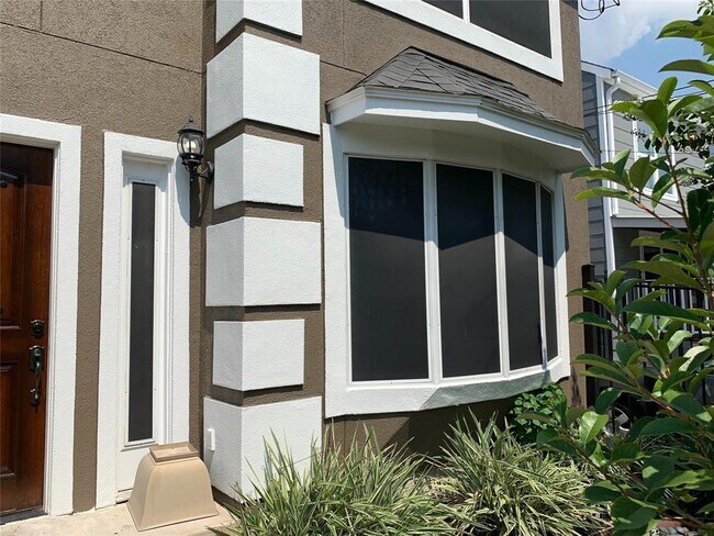 Building Photo - 1821 Palm St