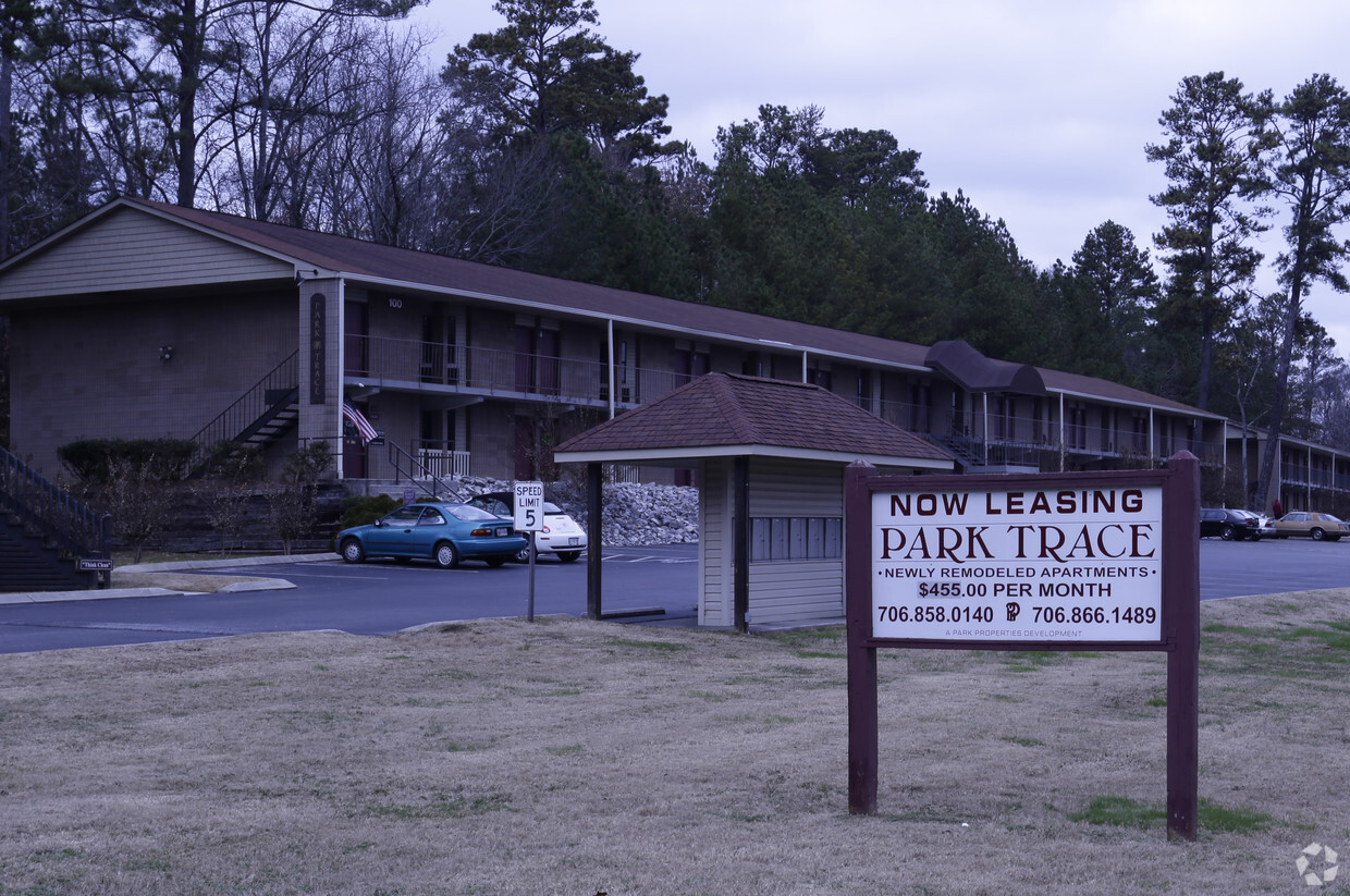 Primary Photo - Park Trace Apartments