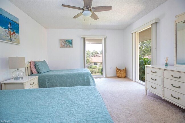 Building Photo - 925 Palm View Dr