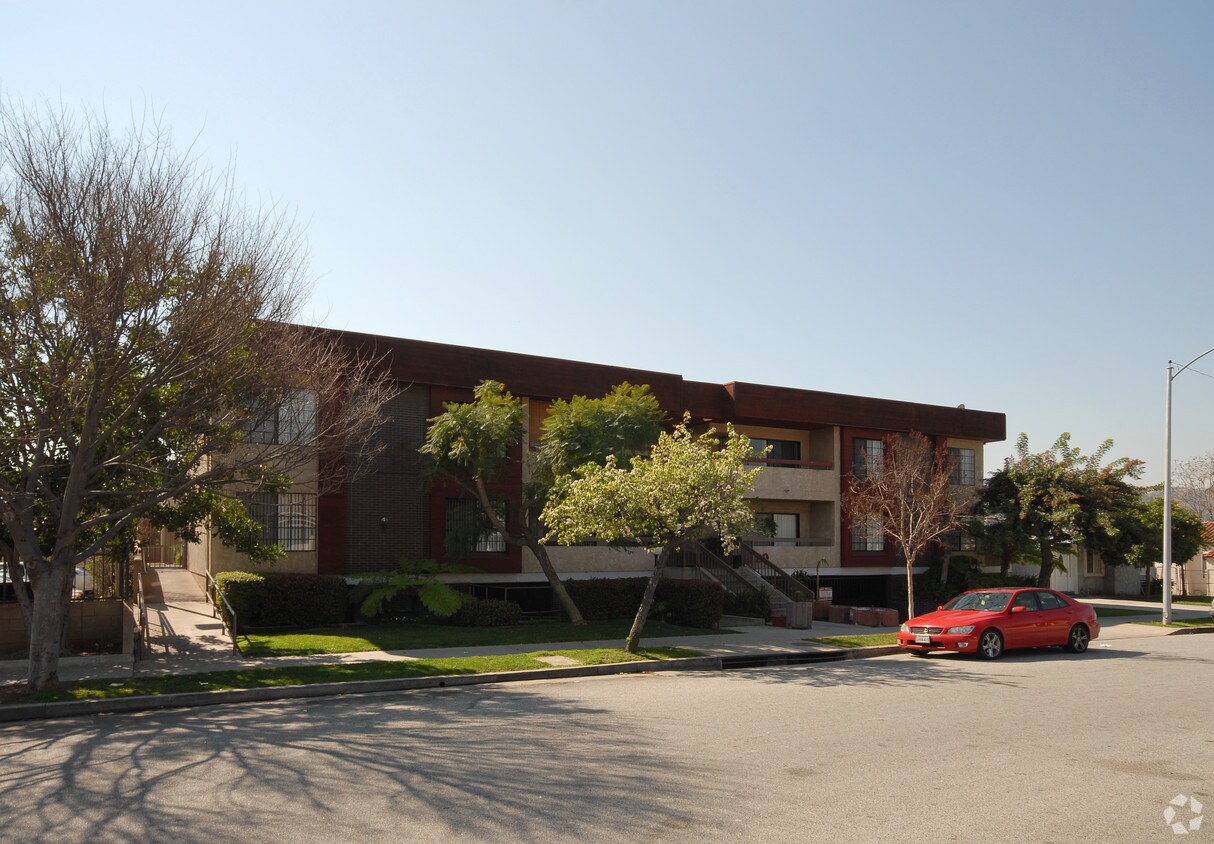 Foto principal - 324 W Maple St