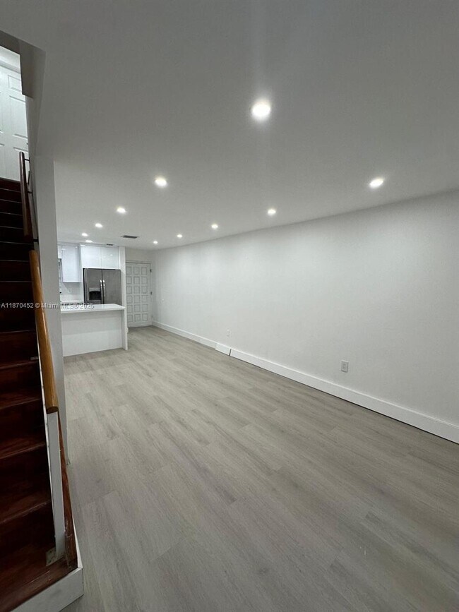 Foto del edificio - 12045 SW 18th St