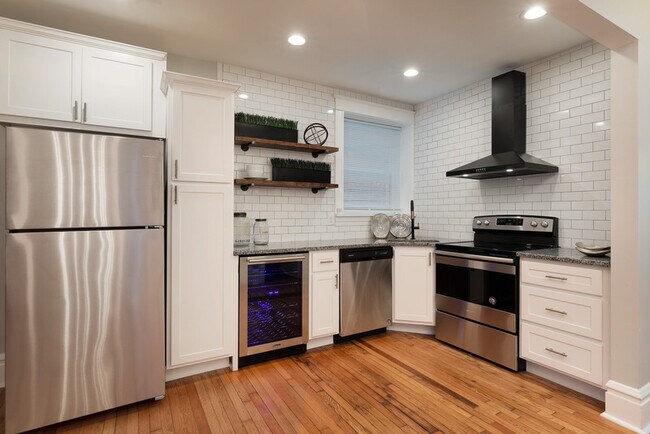 Building Photo - 4327 Lafayette Ave