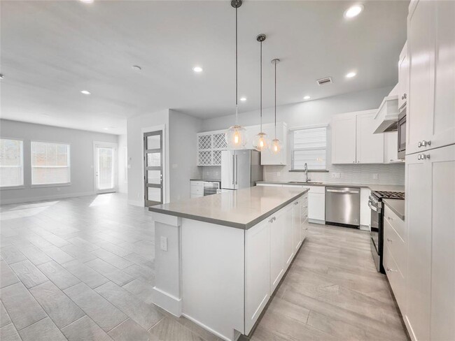 Foto del edificio - 1602 Westside Gardens Ln